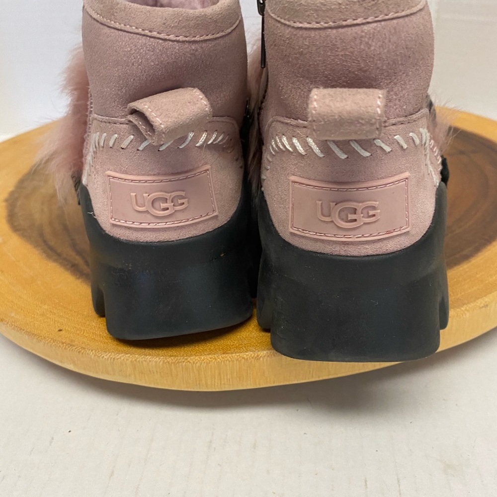 UGG Pink Fur ankle Boots Youth Sz:4 Women’s sz:6 - Picture 6 of 7